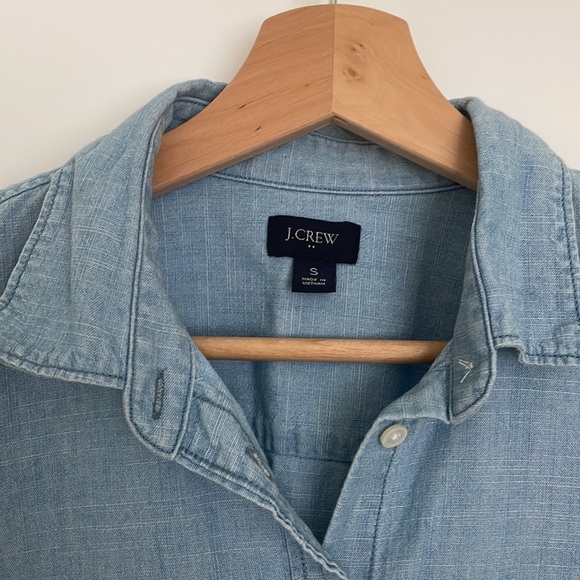 J.CREW Women’s Chambray Shirt (Size Small) - Picture 4 of 5